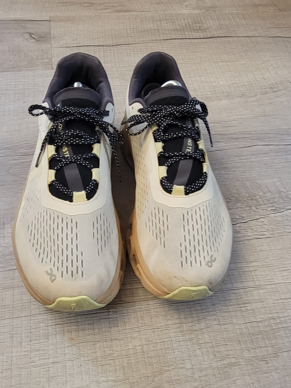 ON Mens Running Shoes in Cream and Black
